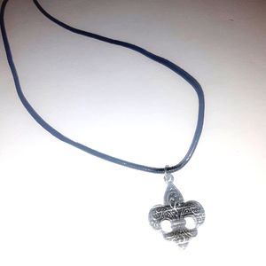 Fleur-de-lis pendant